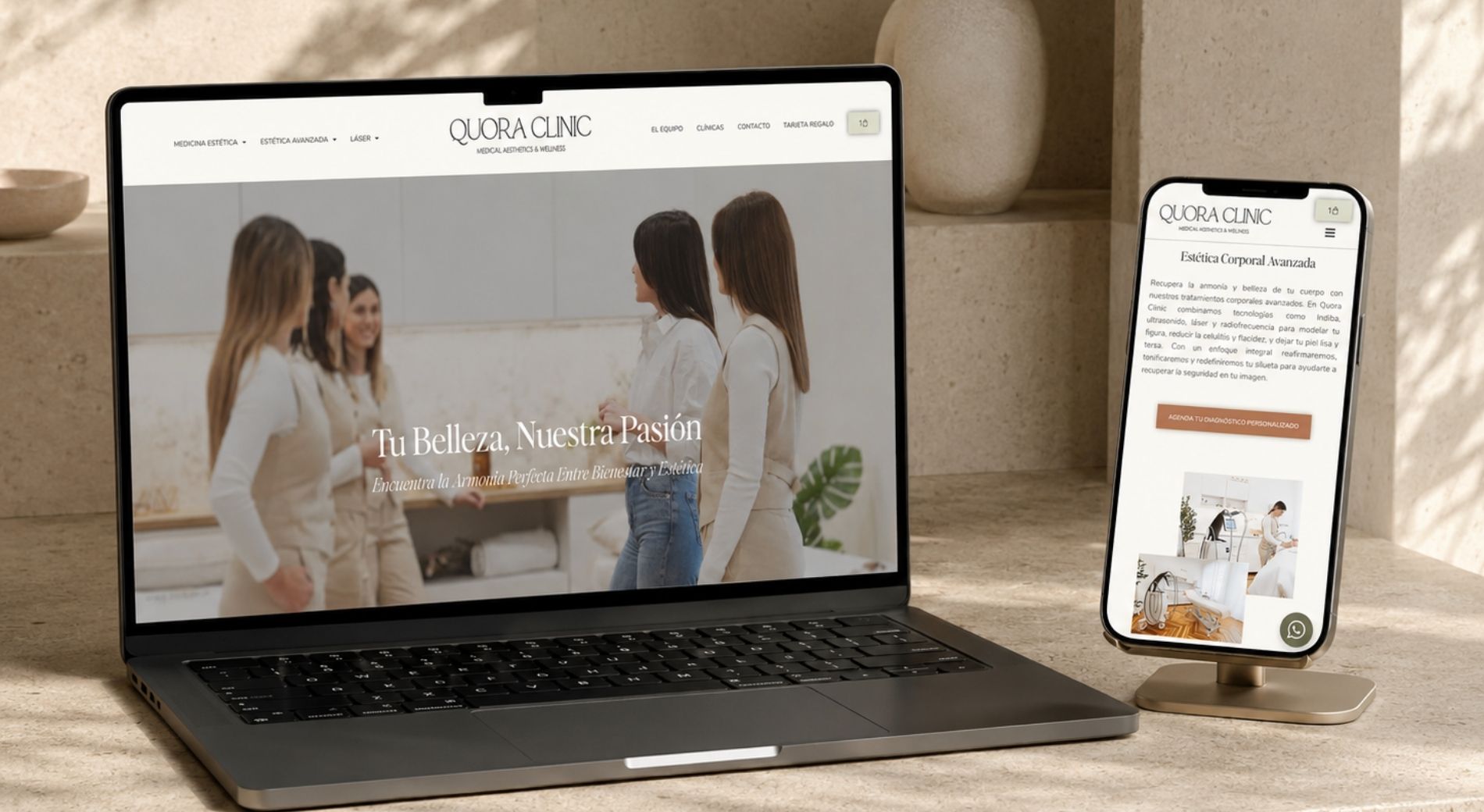 Web de Quora Clinic en un portátil y un teléfono: marca, web, programas y contenidos para una clínica de medicina estética, por A-ESTUDIO