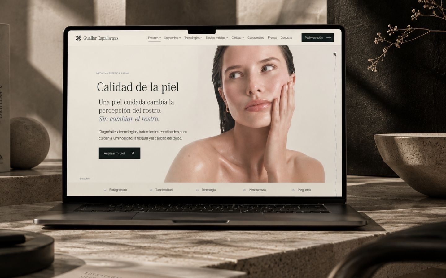 Clínica Guallar Espallargas, dirección de marca y diseño web para una clínica de medicina estética por A-ESTUDIO