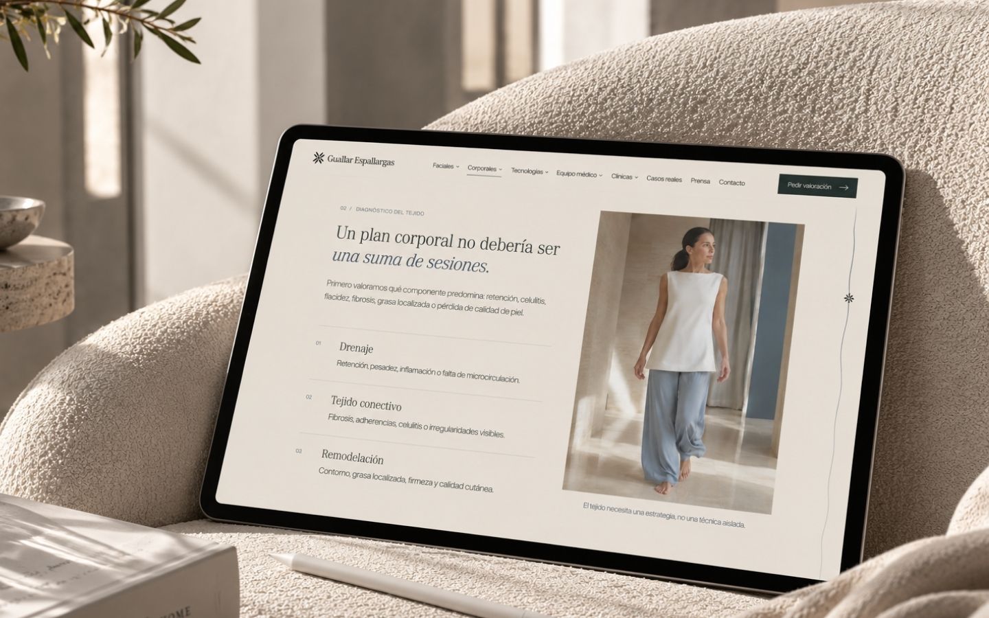 Dirección de marca y experiencia web de Clínica Guallar Espallargas por A-ESTUDIO